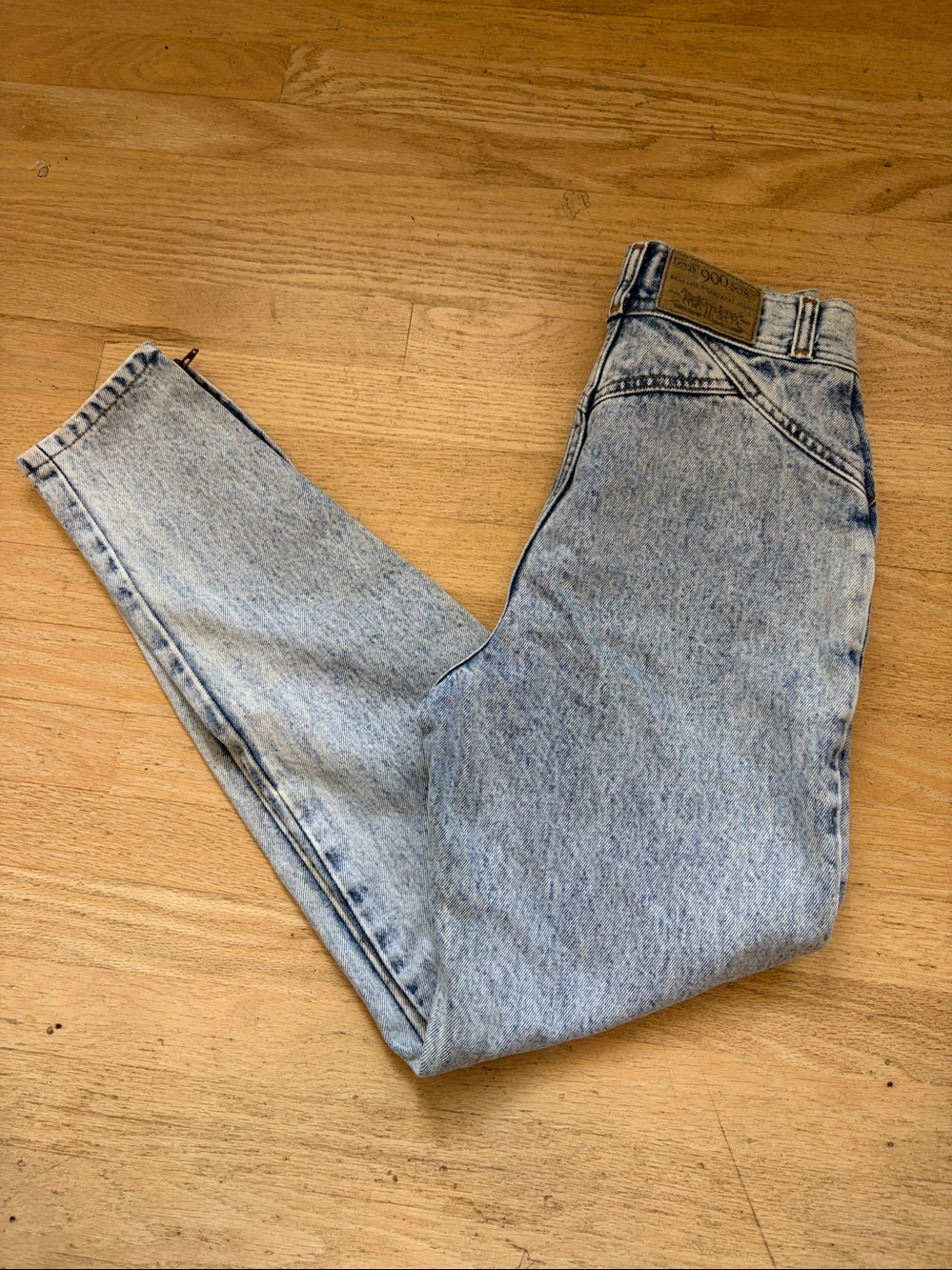 VintageโLeviโs 900 Series high rise bareback jeans size 24